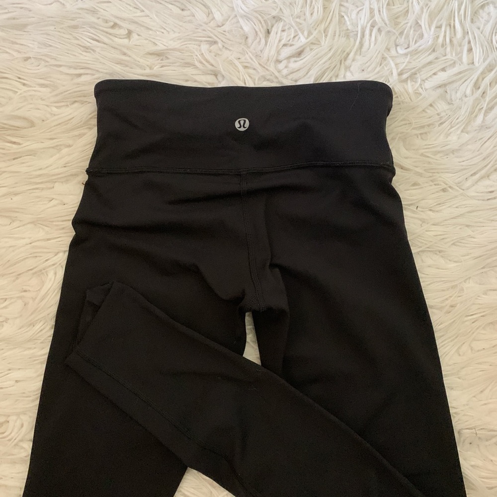 black lululemon wunder from under size 2 leggings